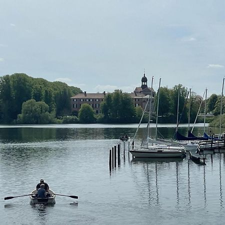 Flat In Eutin On The Kleiner Eutiner See Lake Extérieur photo